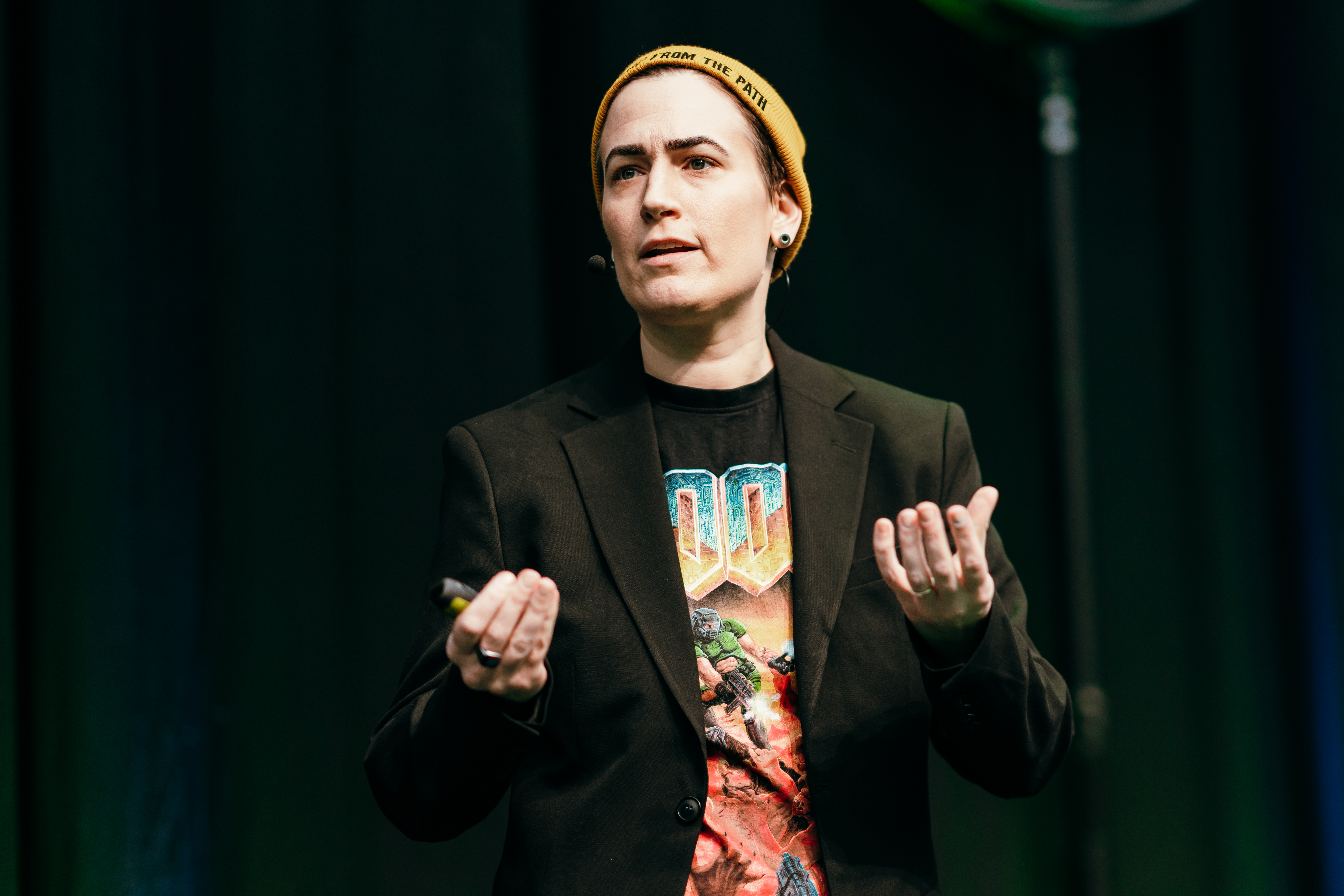 Lee Speaking